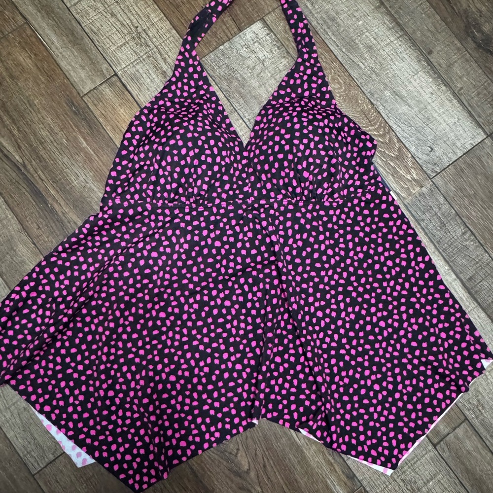 Swimsuits For All Black and Pink Dot Top